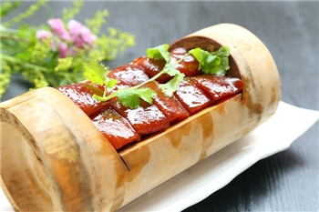 竹筒东坡肉